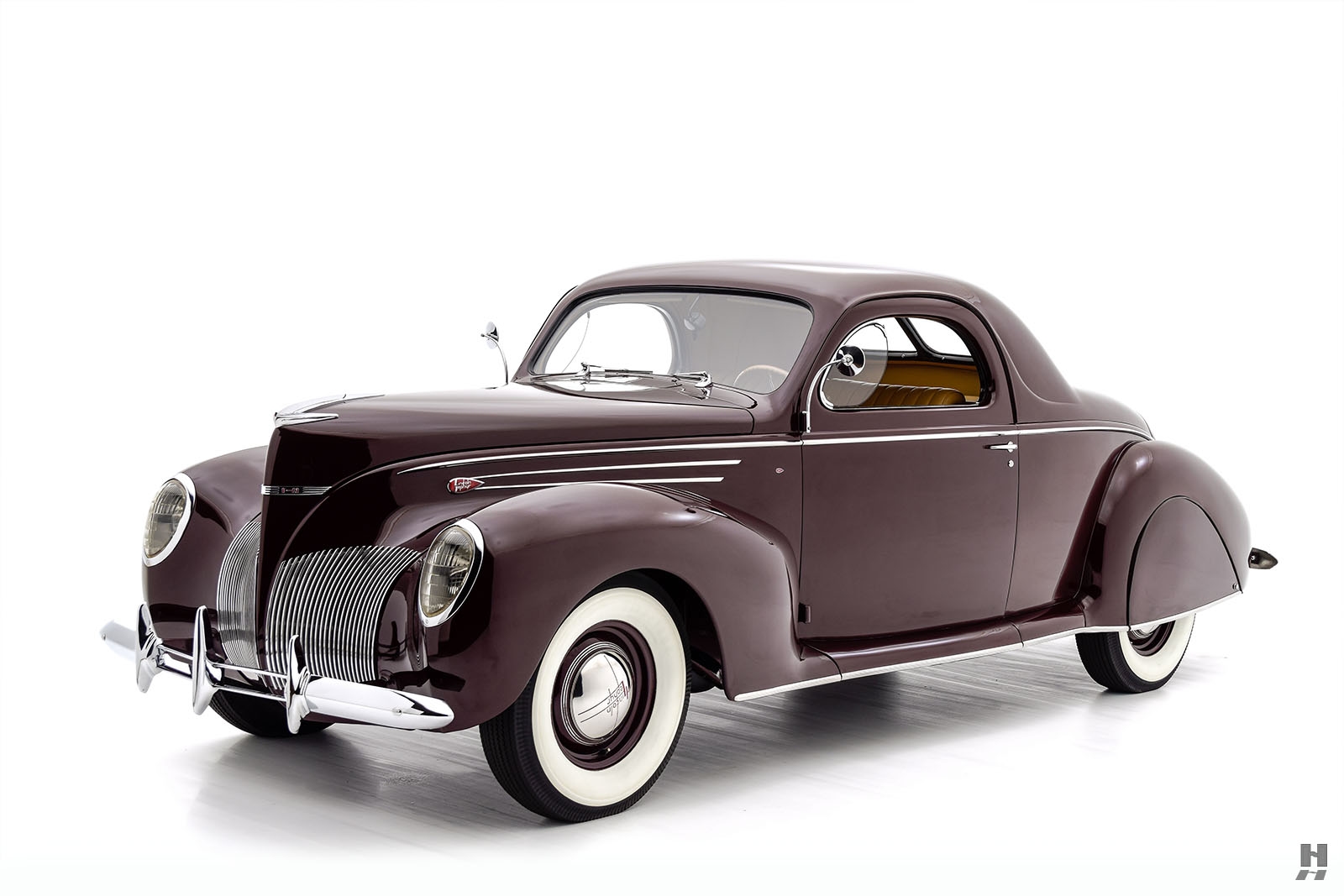 Photo of a 1939 Lincoln Zephyr