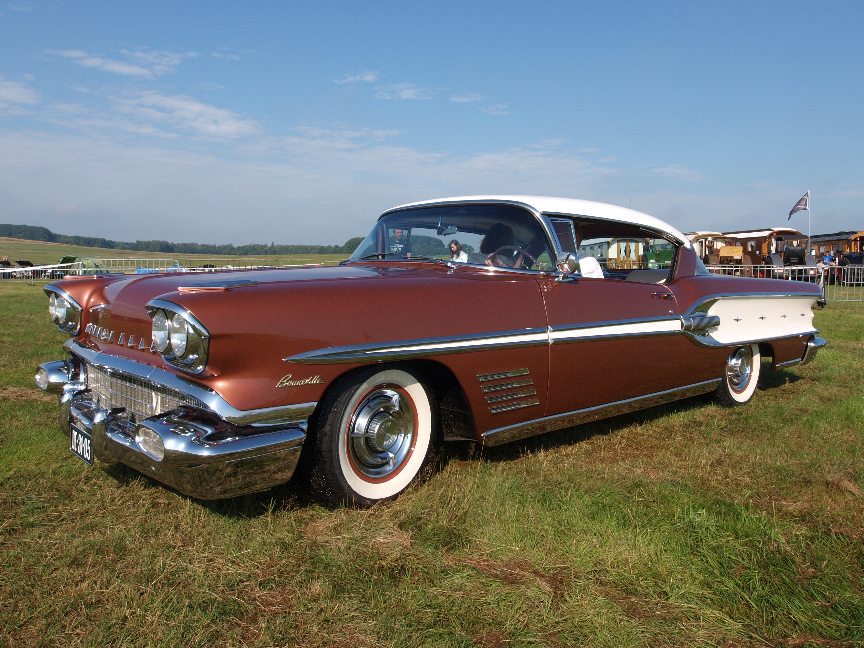 Photo of a 1958 Pontiac Bonneville
