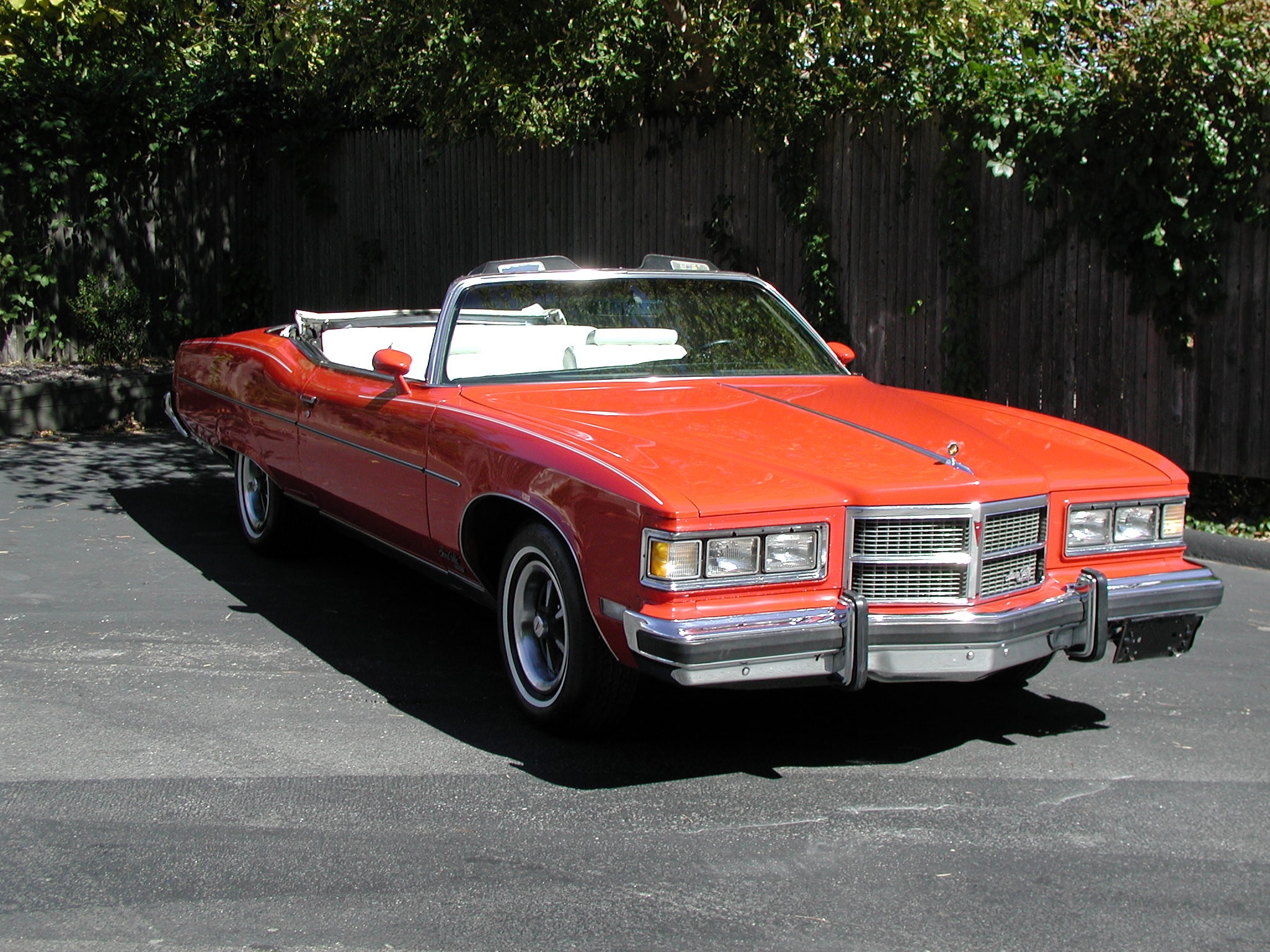 Photo of a 1975 Pontiac Grand Ville