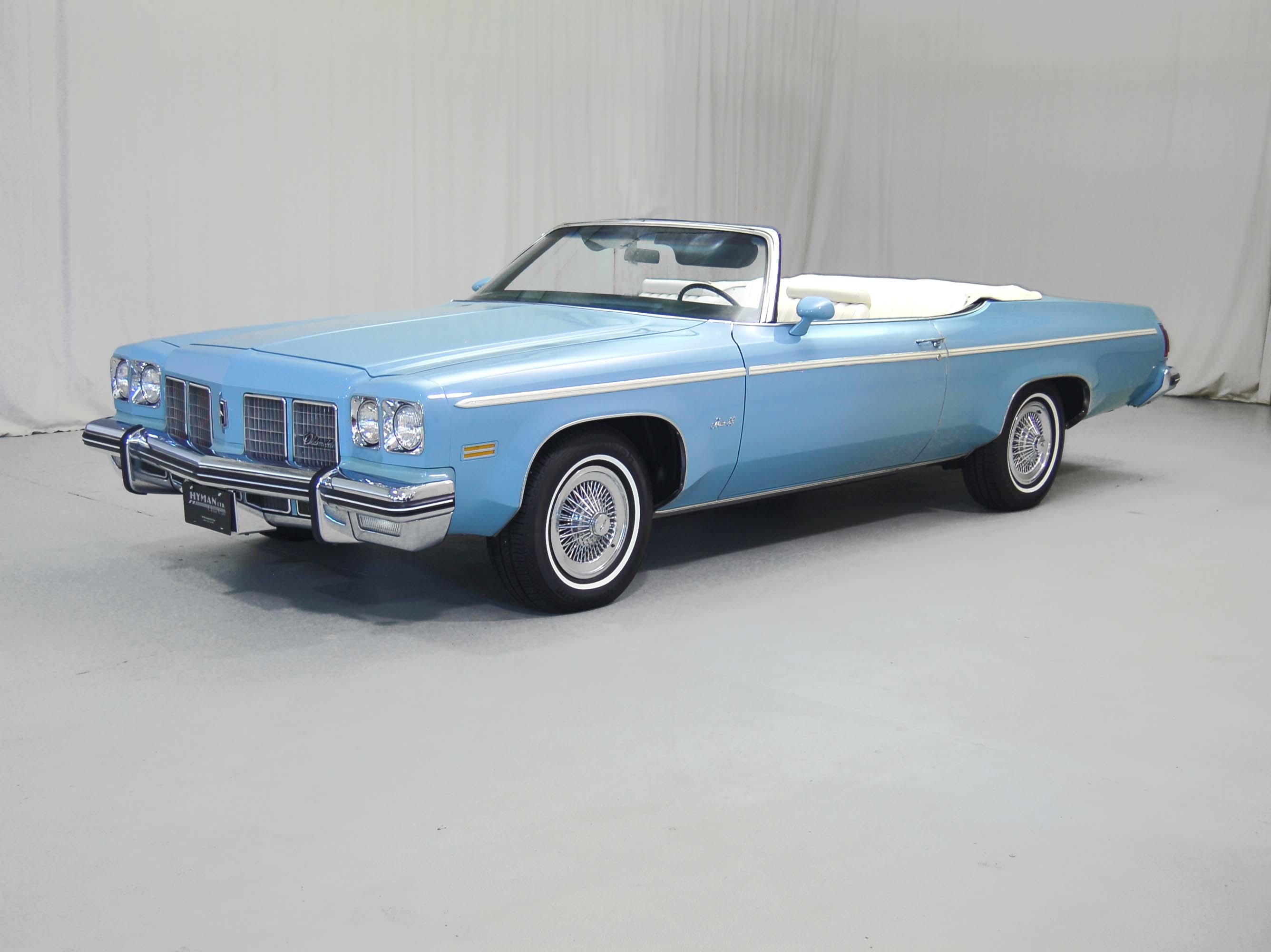 Photo of a 1975 Oldsmobile Delta 88