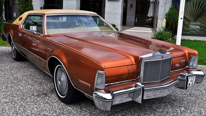 Classic-Lincoln-car1.jpg