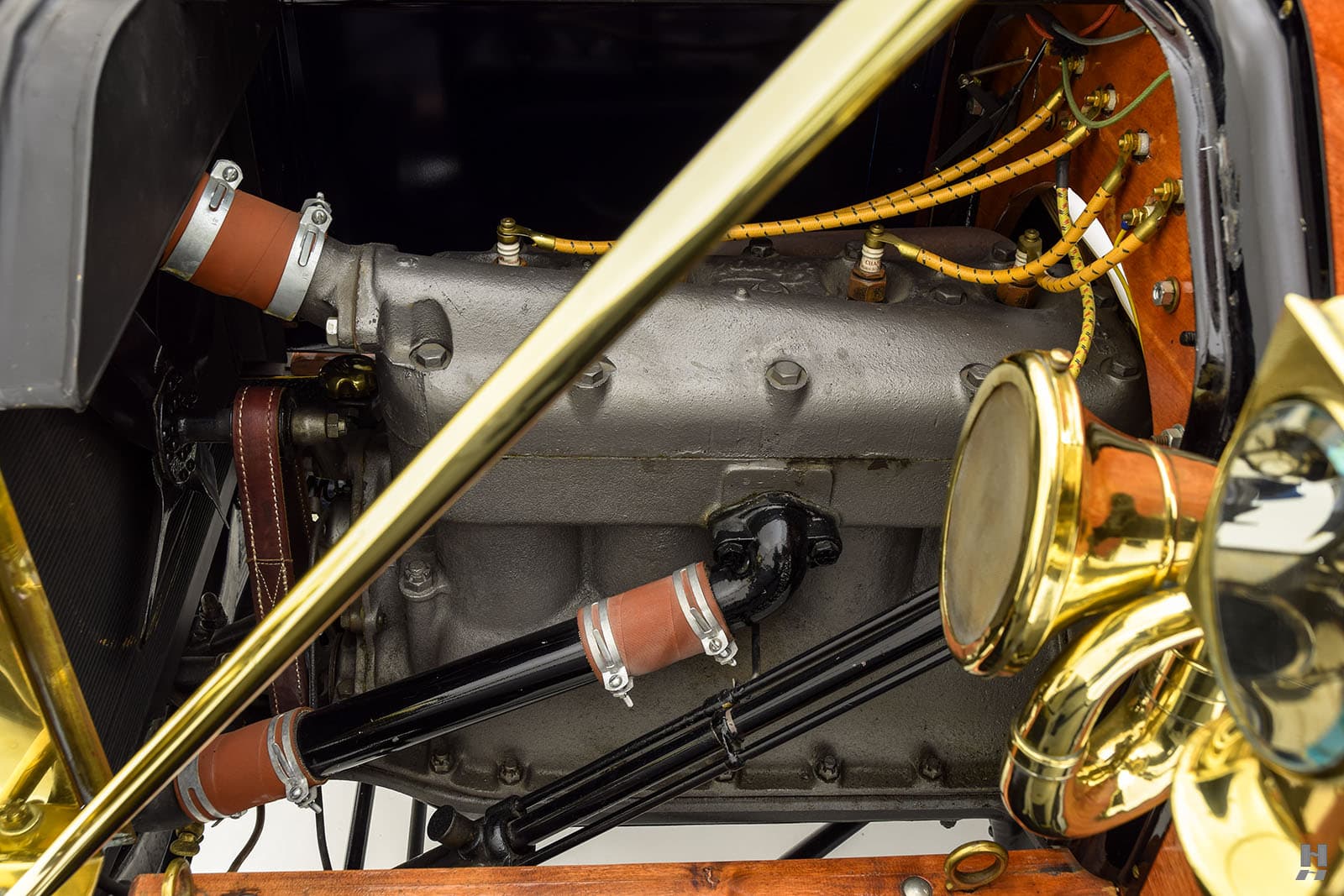 Photo of a 1910 Ford Model T