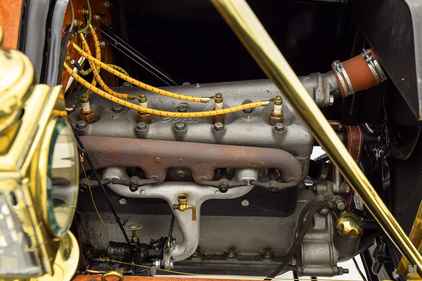 Photo of a 1910 Ford Model T