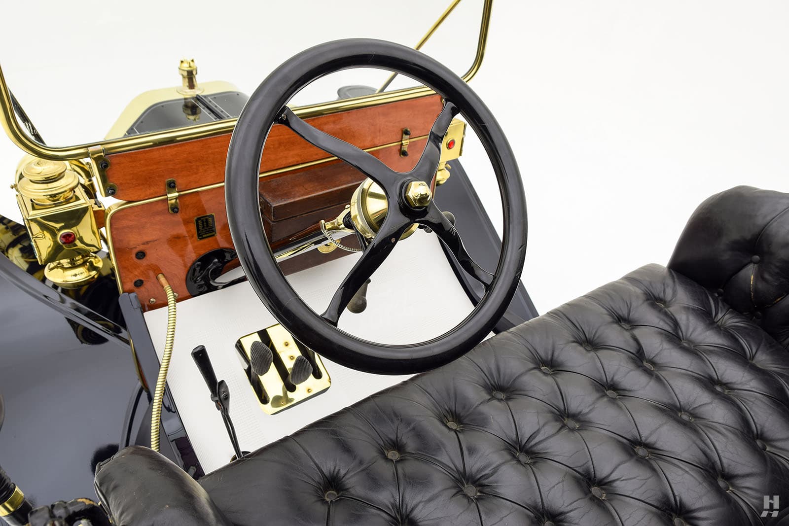 Photo of a 1910 Ford Model T