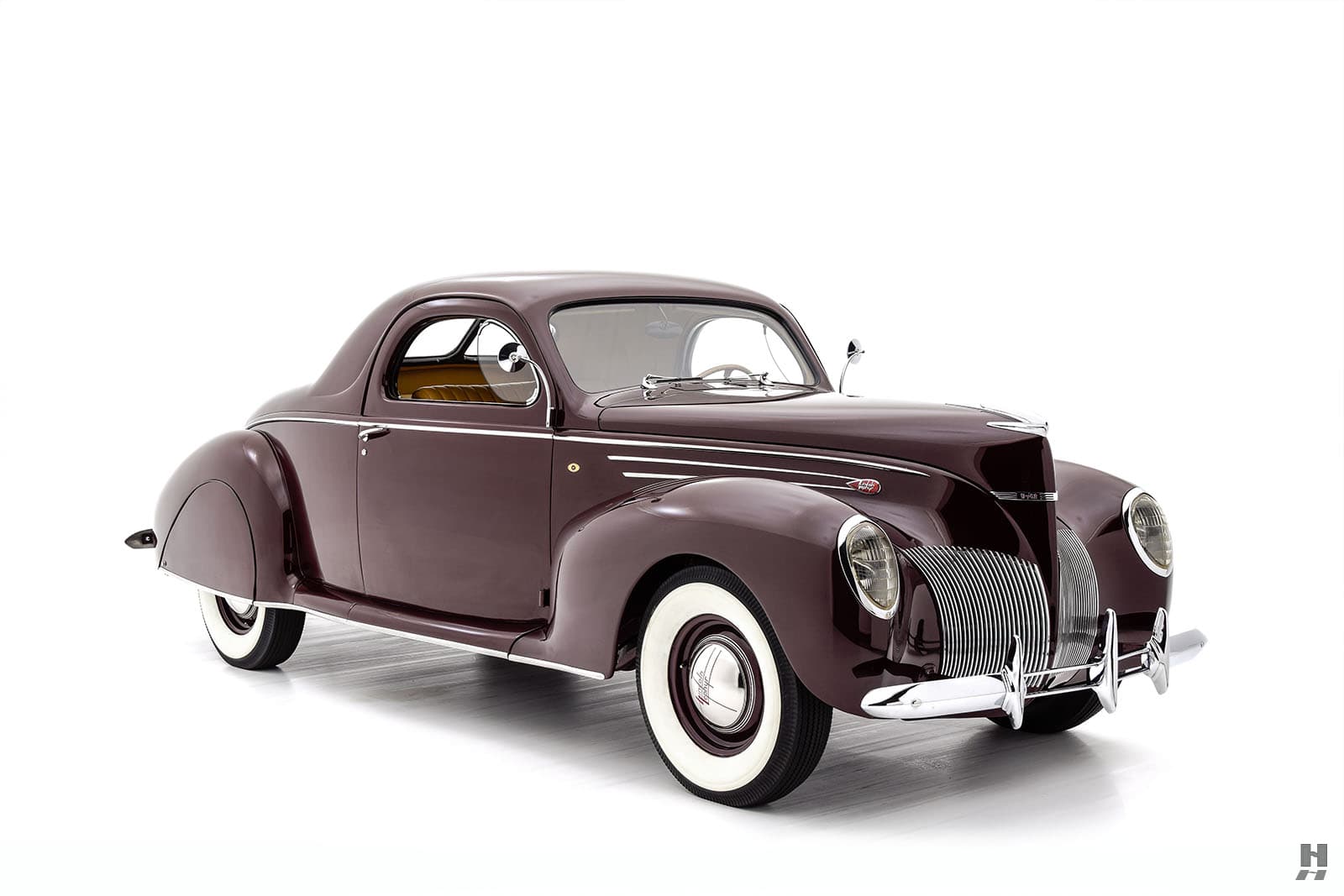 Photo of a 1939 Lincoln Zephyr