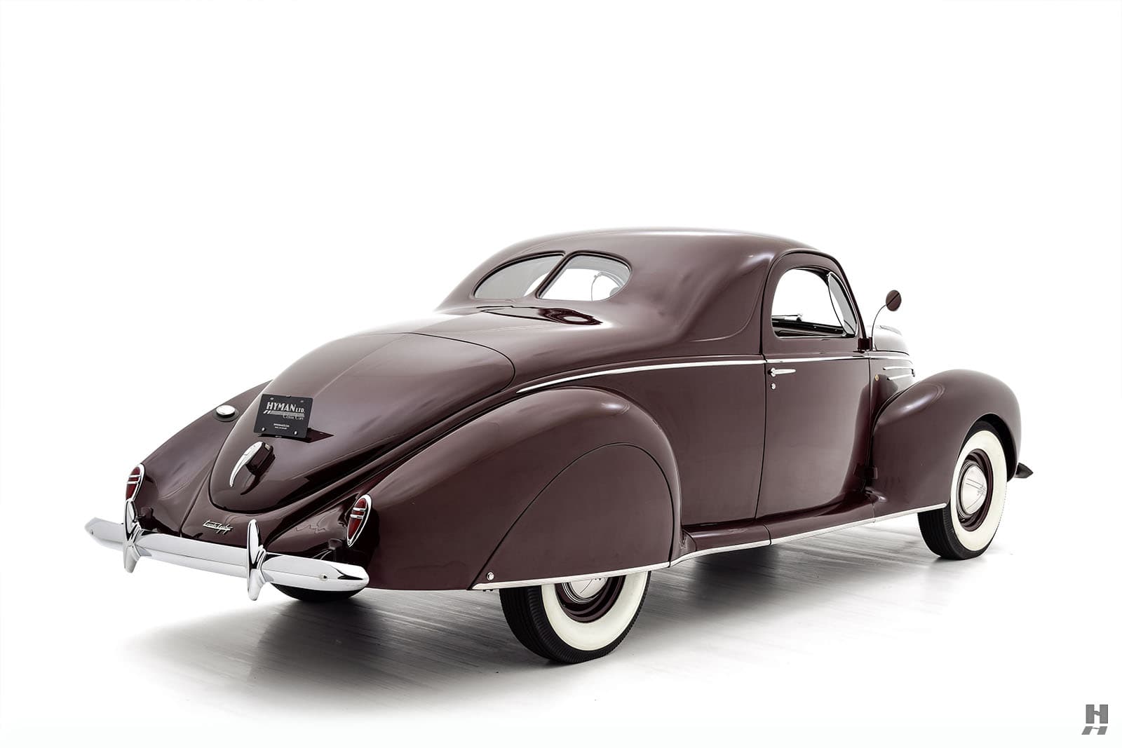 Photo of a 1939 Lincoln Zephyr