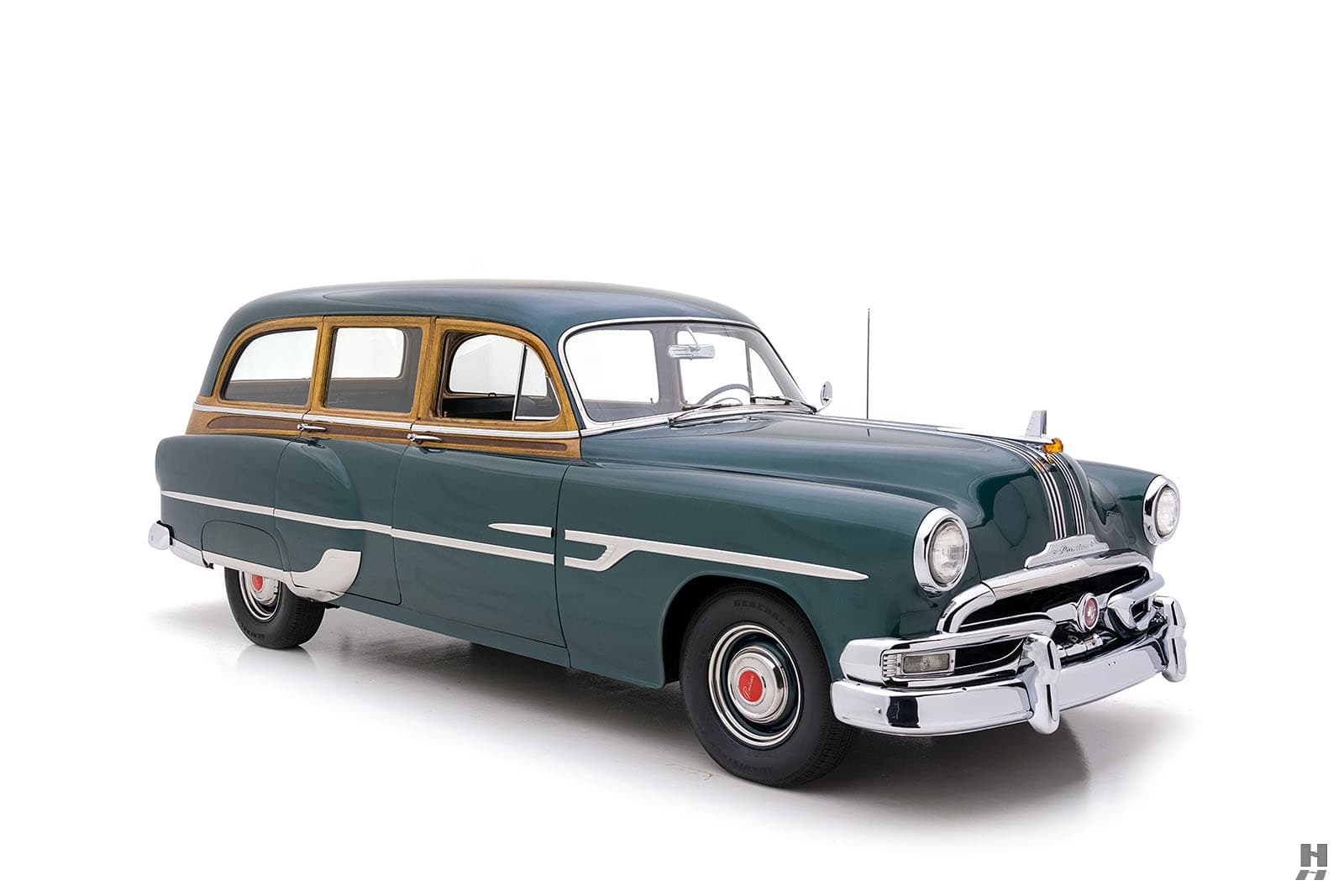Photo of a 1953 Pontiac Chieftain