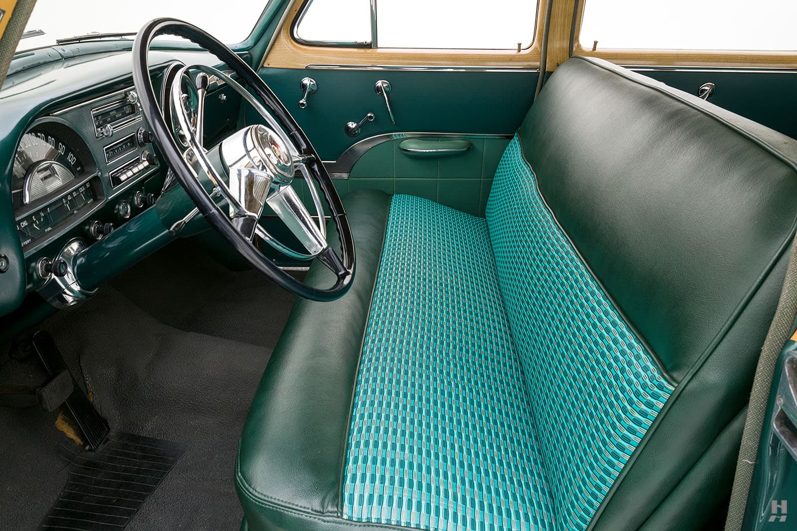 Photo of a 1953 Pontiac Chieftain