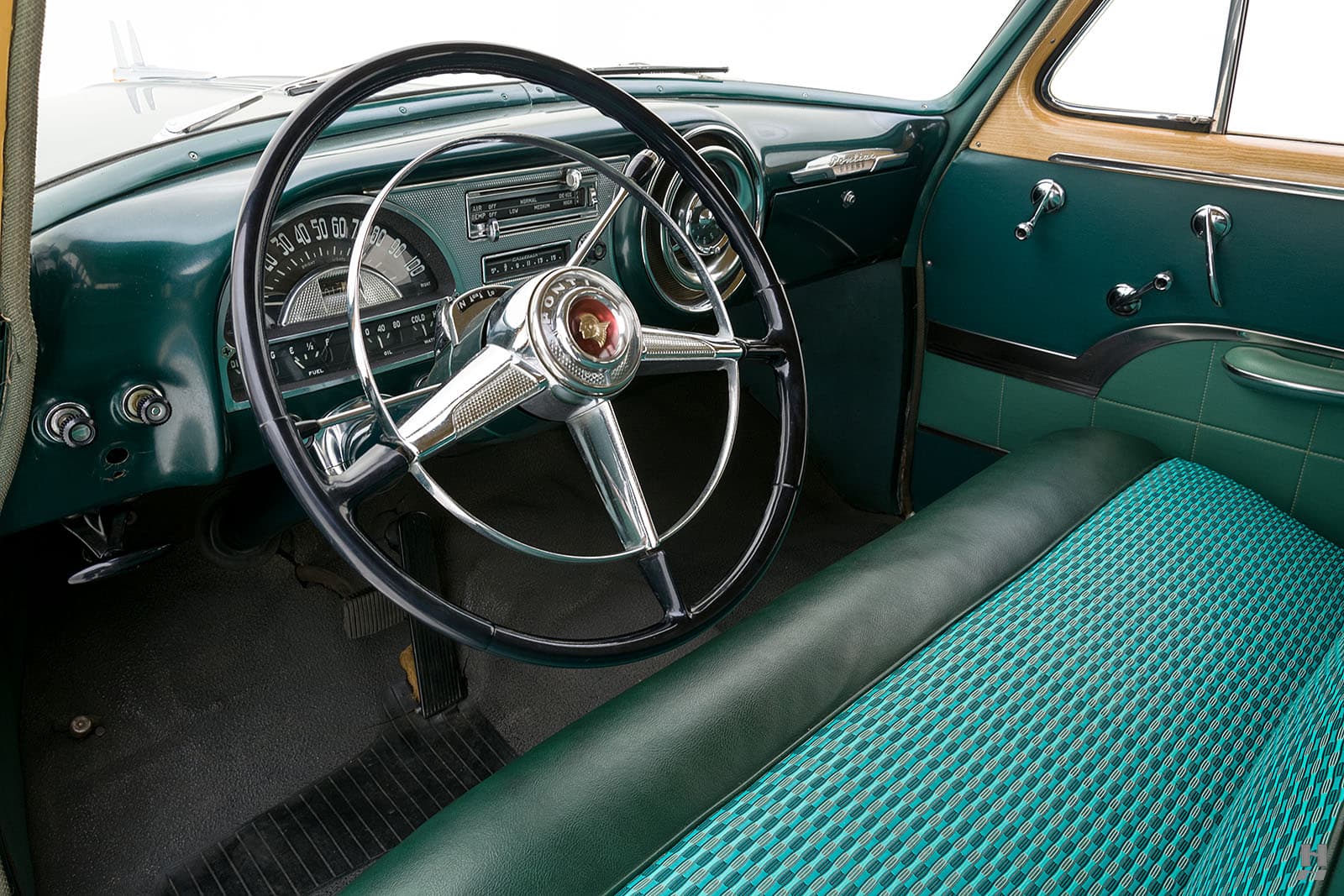 Photo of a 1953 Pontiac Chieftain