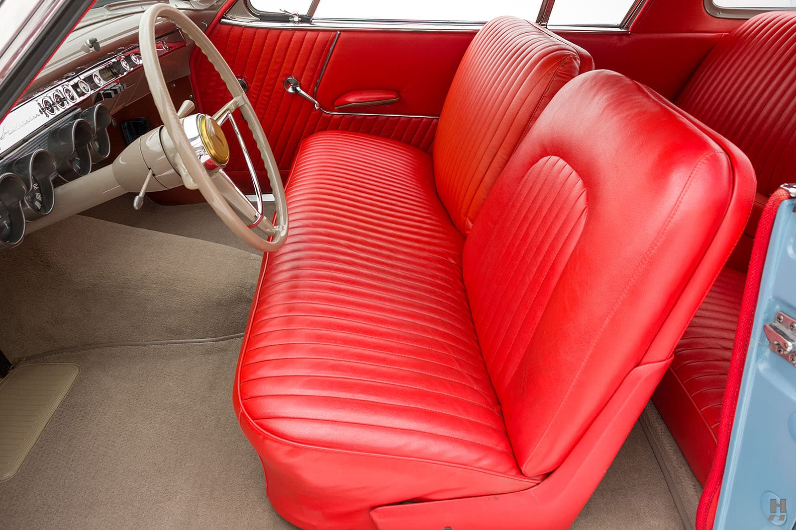 Photo of a 1953 Studebaker Commander