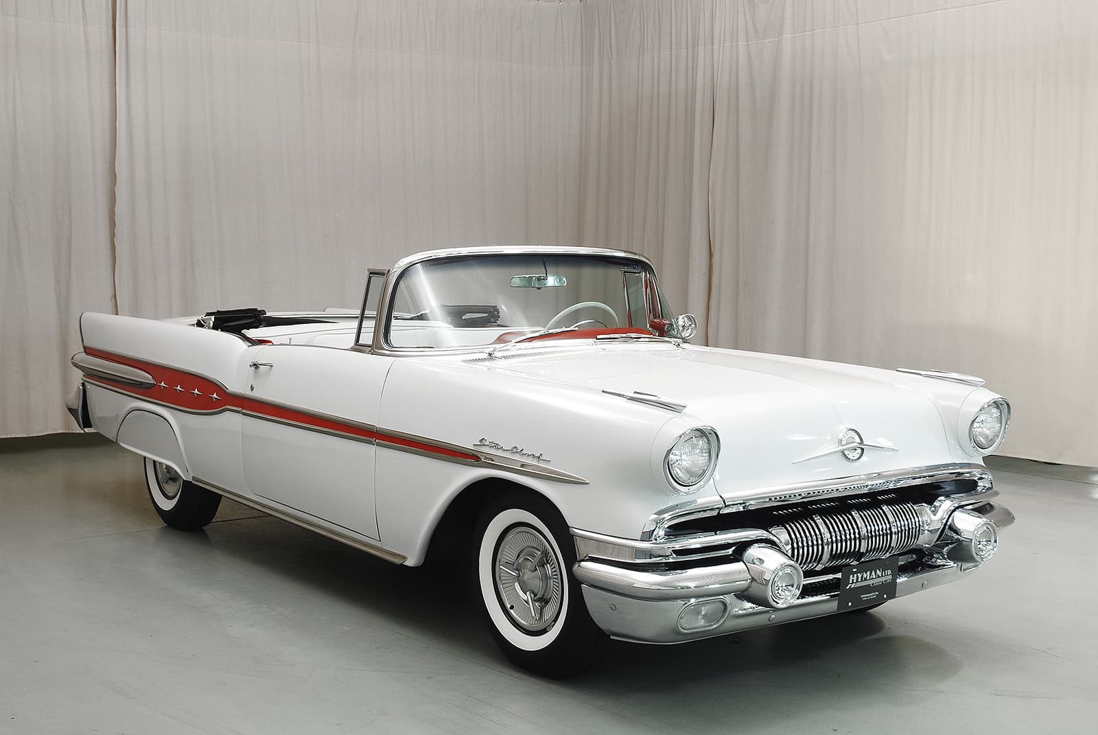 Photo of a 1957 Pontiac Star Chief