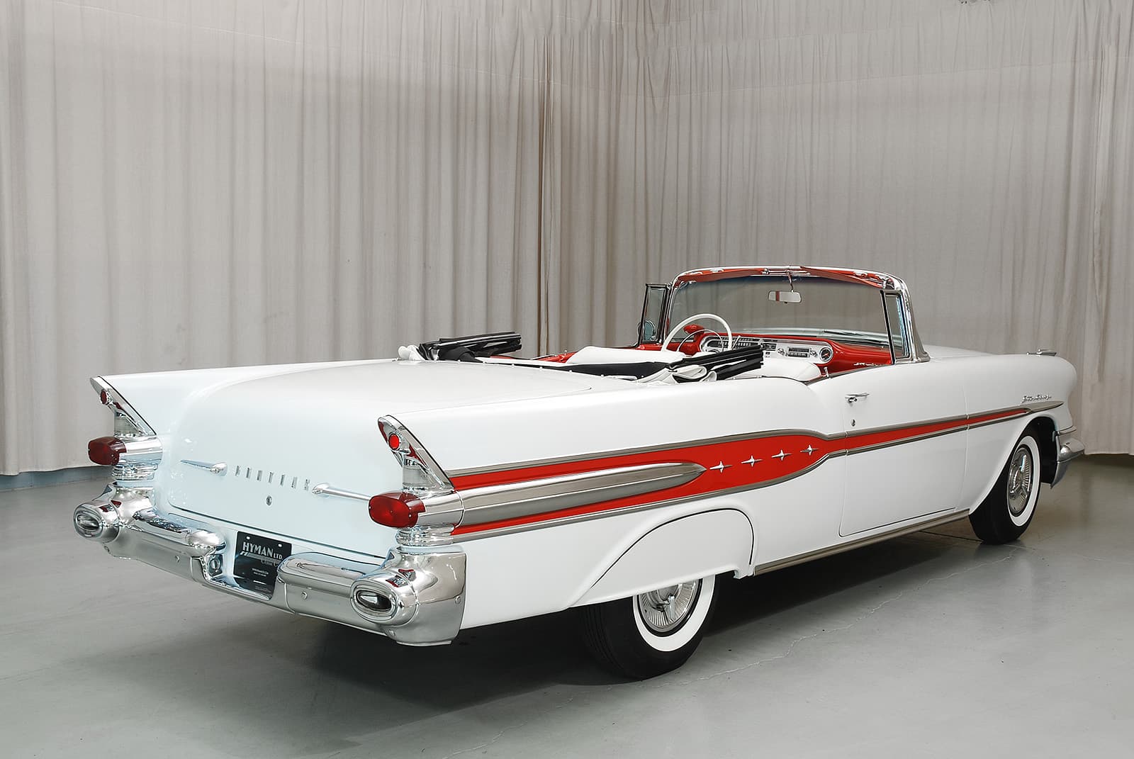 Photo of a 1957 Pontiac Star Chief