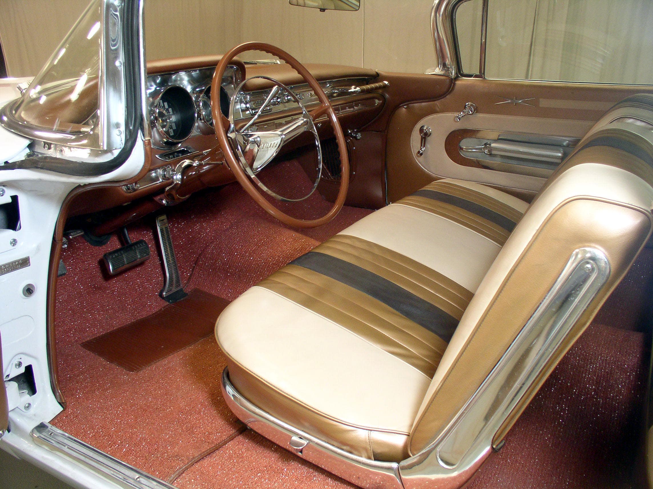 Photo of a 1959 Pontiac Bonneville