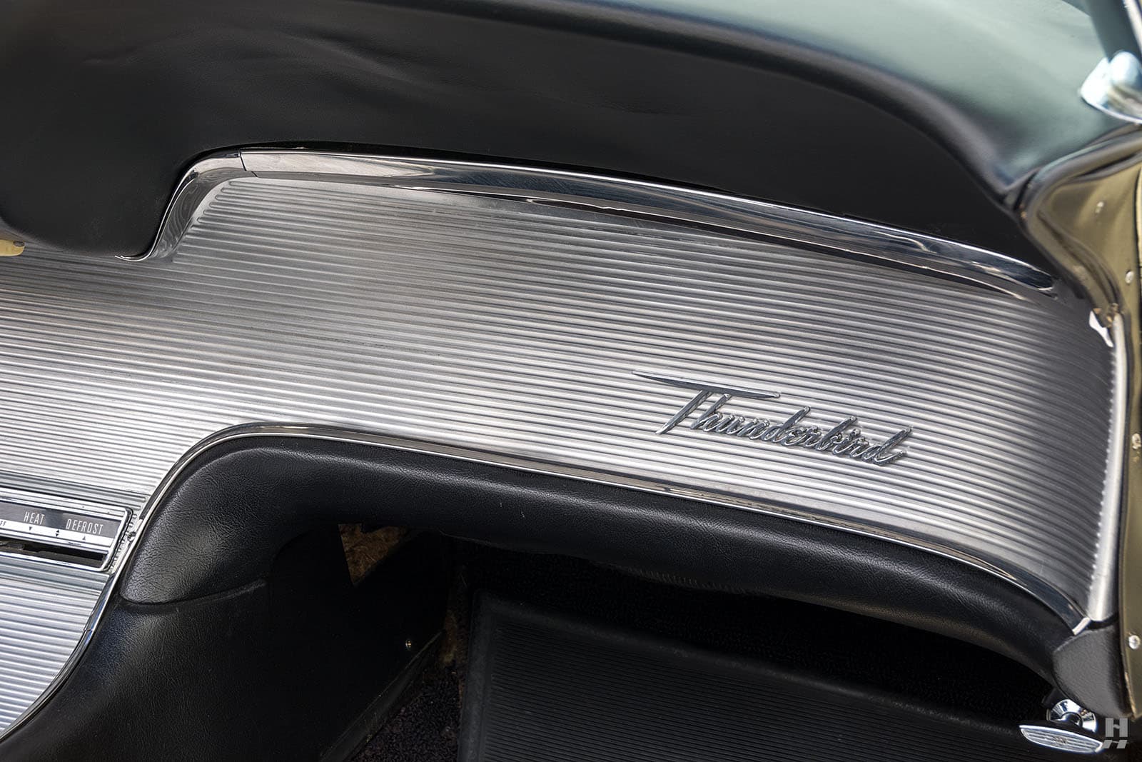 Photo of a 1961 Ford Thunderbird