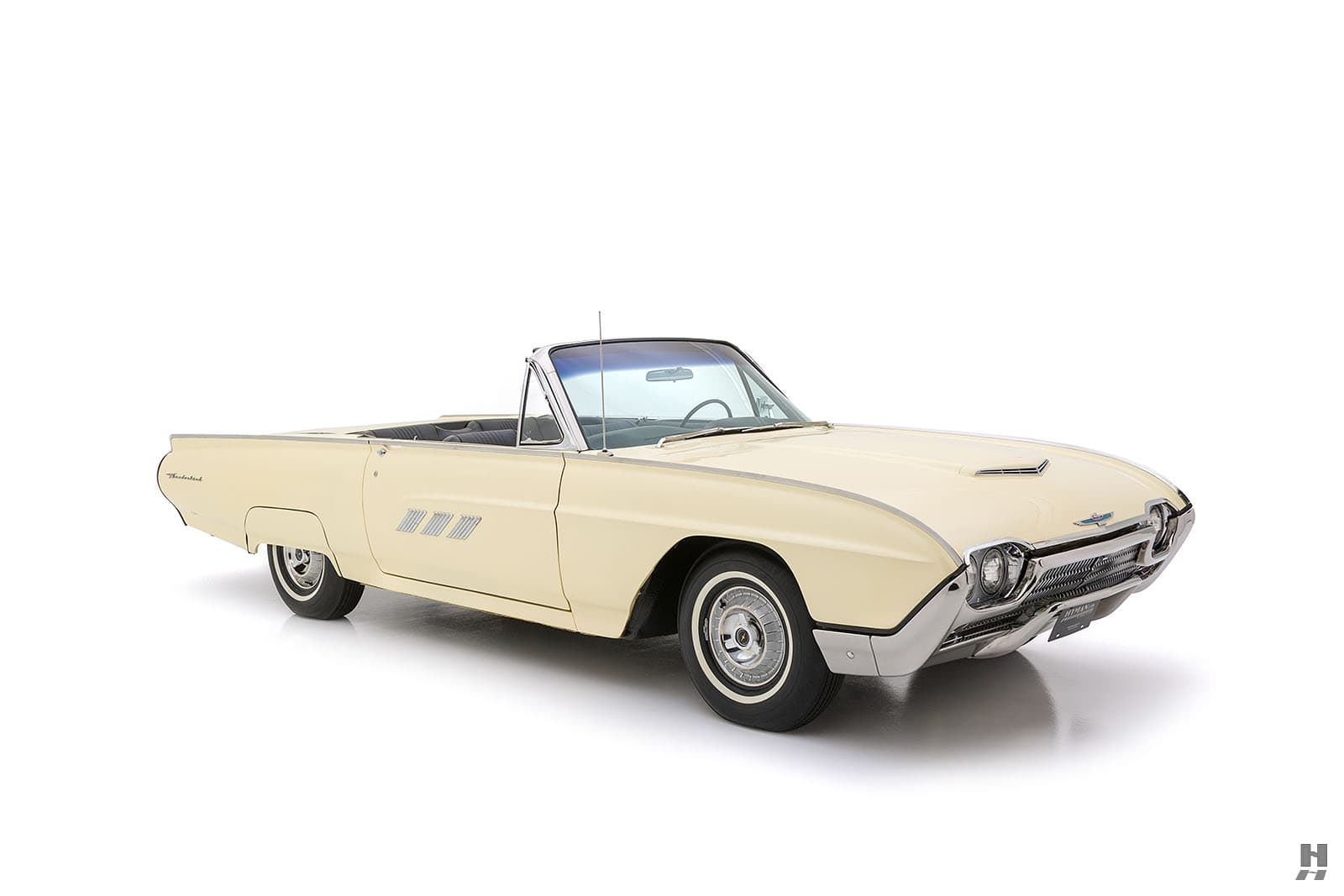 Photo of a 1961 Ford Thunderbird