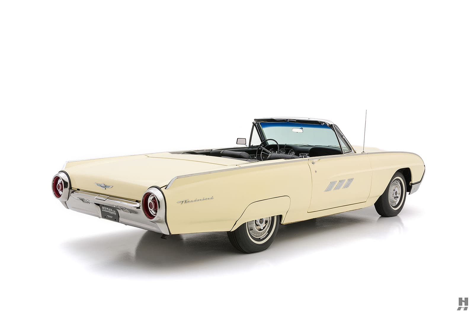 Photo of a 1961 Ford Thunderbird