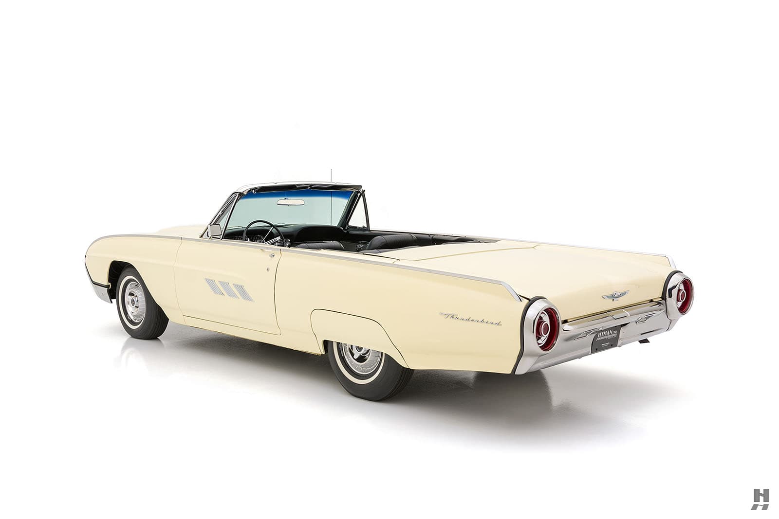 Photo of a 1961 Ford Thunderbird