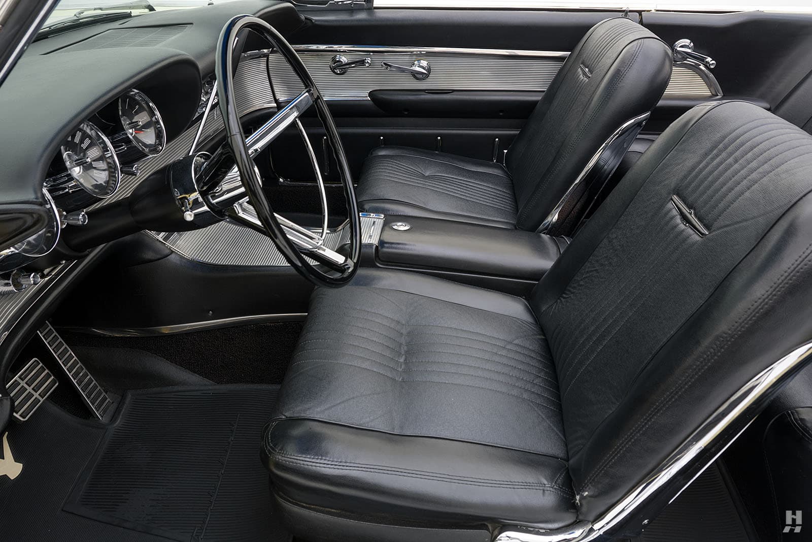 Photo of a 1961 Ford Thunderbird