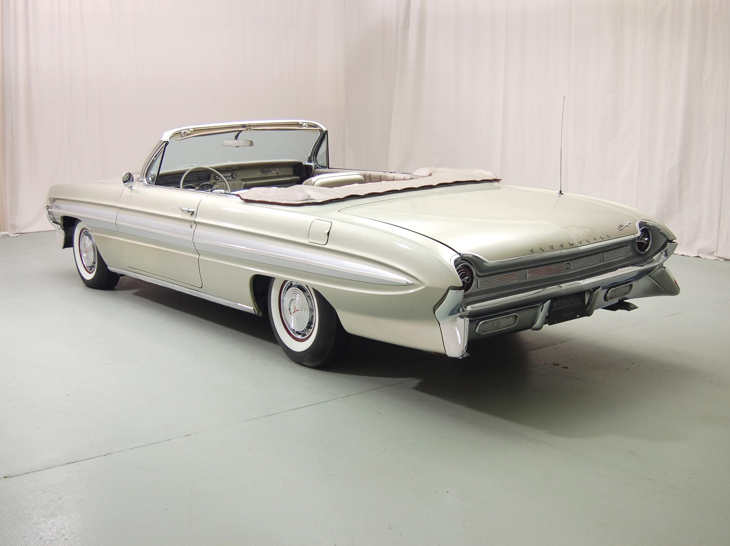 Photo of a 1962 Oldsmobile Starfire