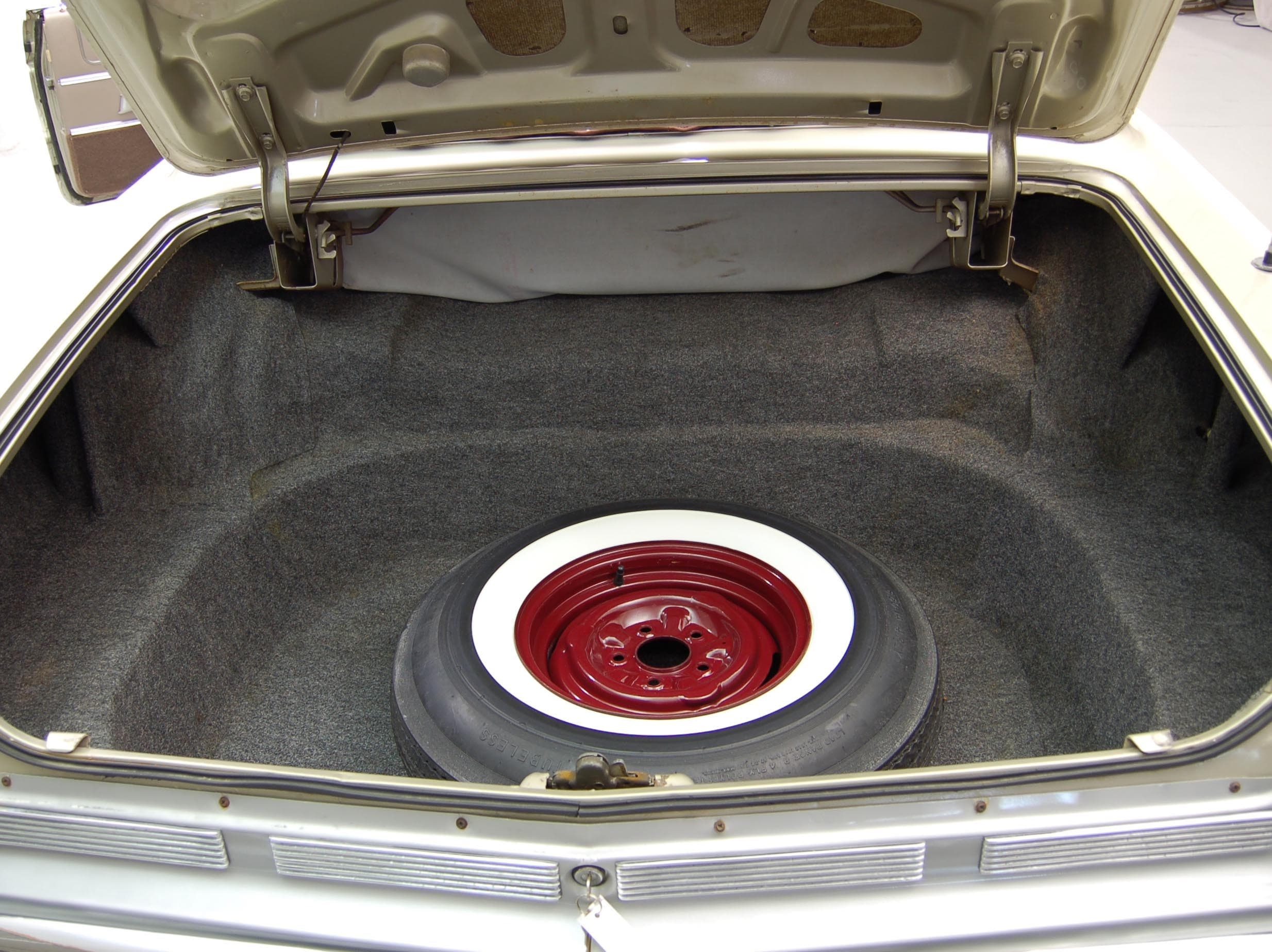 Photo of a 1962 Oldsmobile Starfire