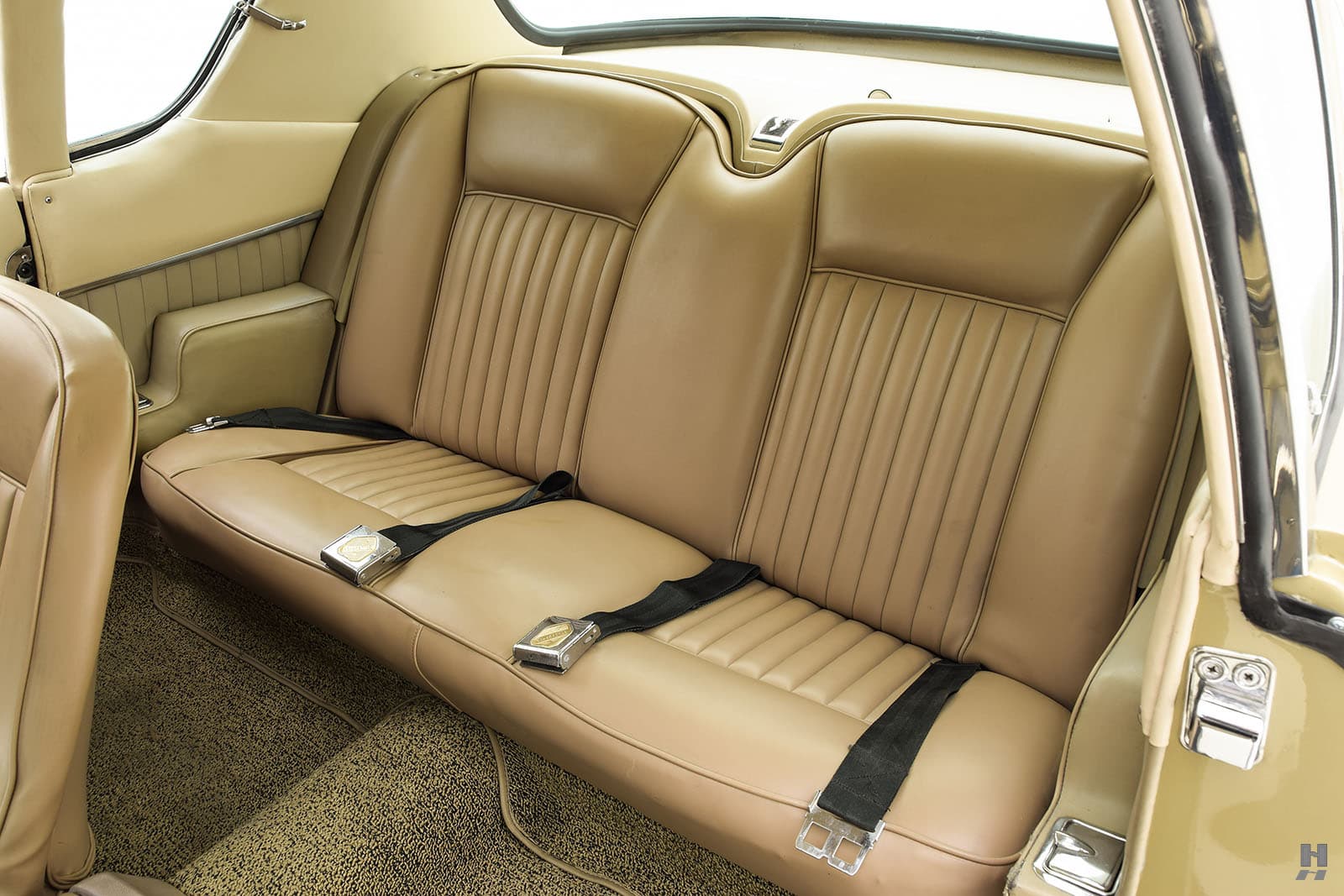 Photo of a 1963 Studebaker Avanti