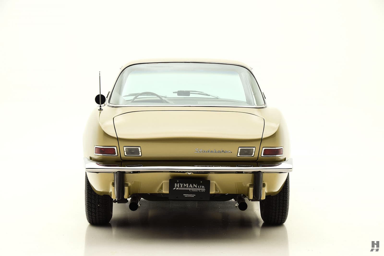 Photo of a 1963 Studebaker Avanti