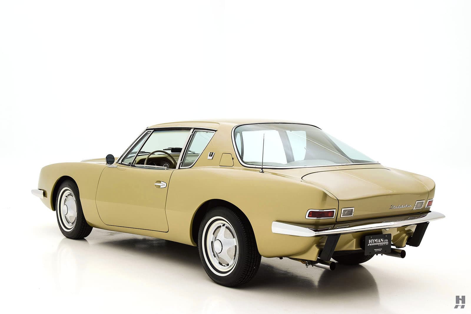 Photo of a 1963 Studebaker Avanti