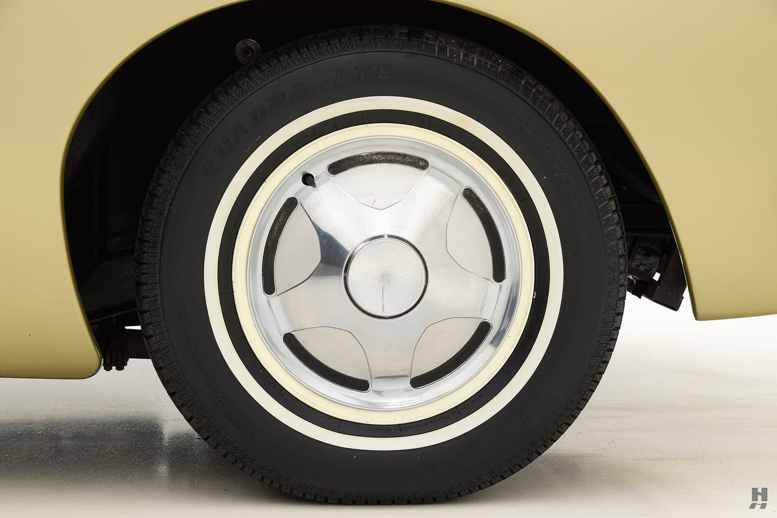 Photo of a 1963 Studebaker Avanti