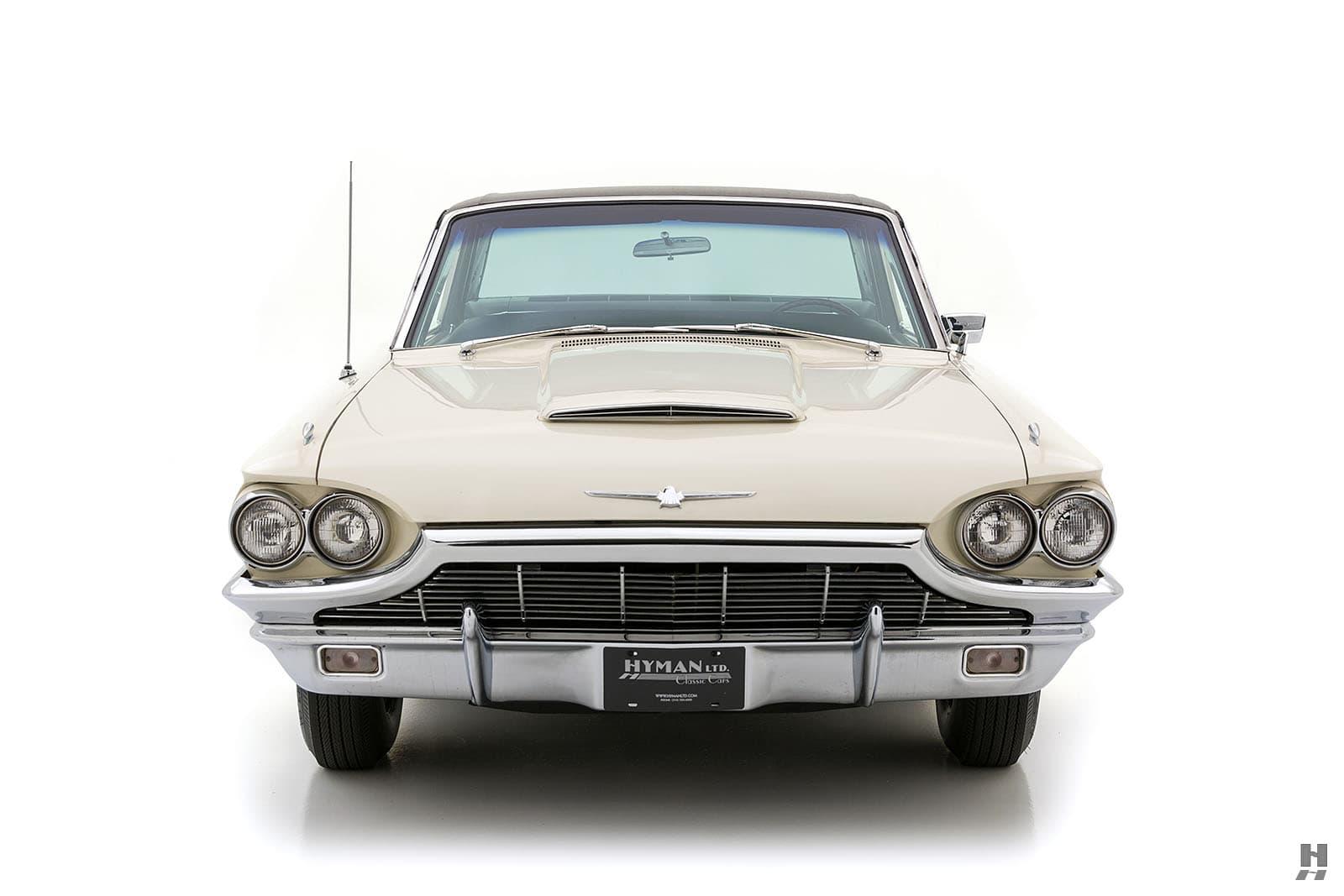 Photo of a 1965 Ford Thunderbird