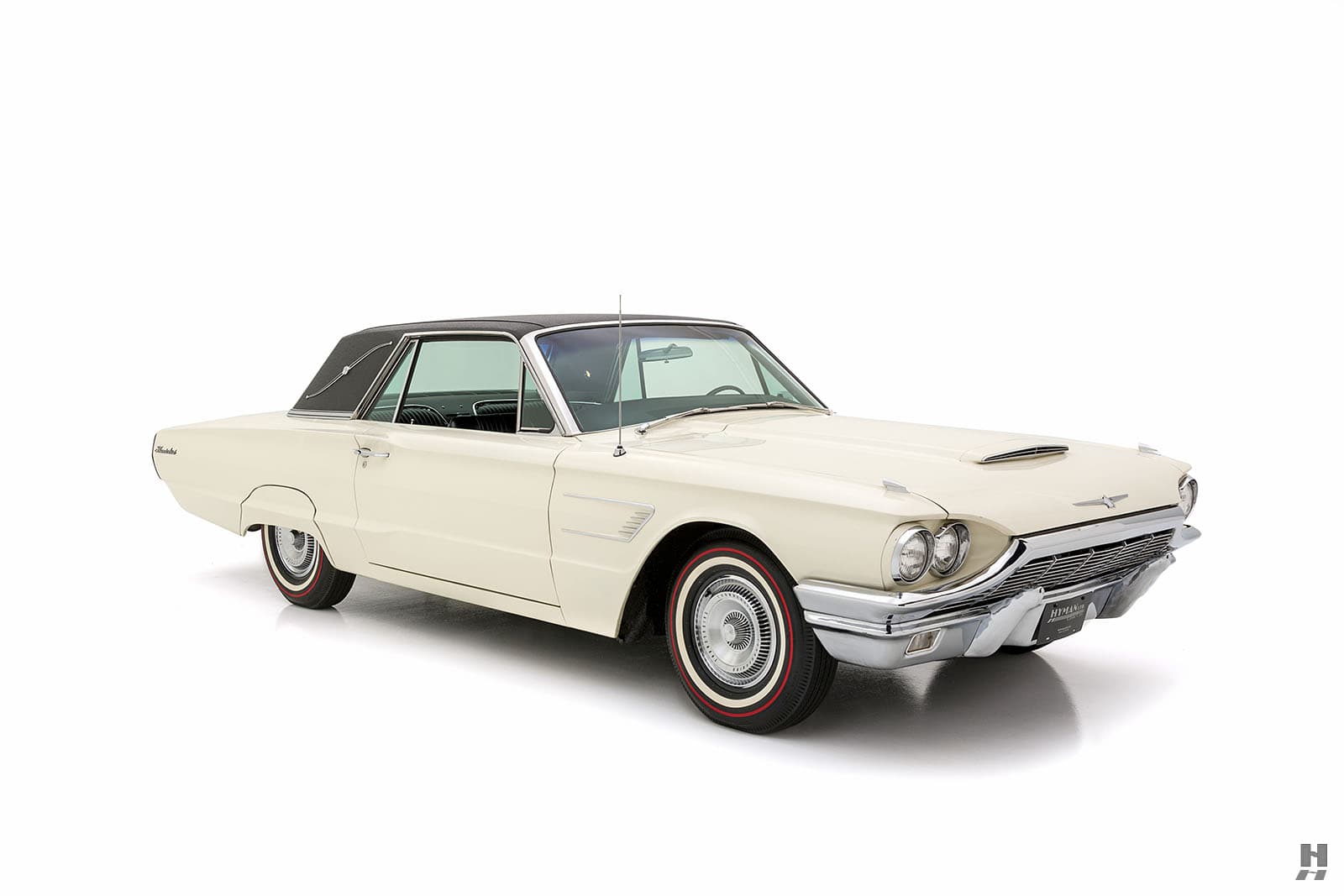 Photo of a 1965 Ford Thunderbird