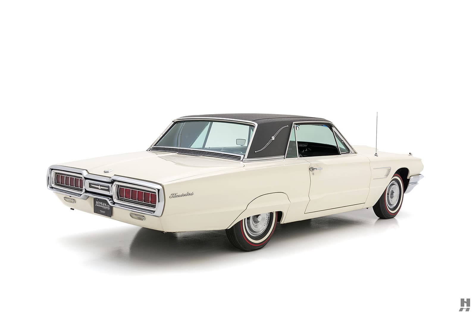 Photo of a 1965 Ford Thunderbird