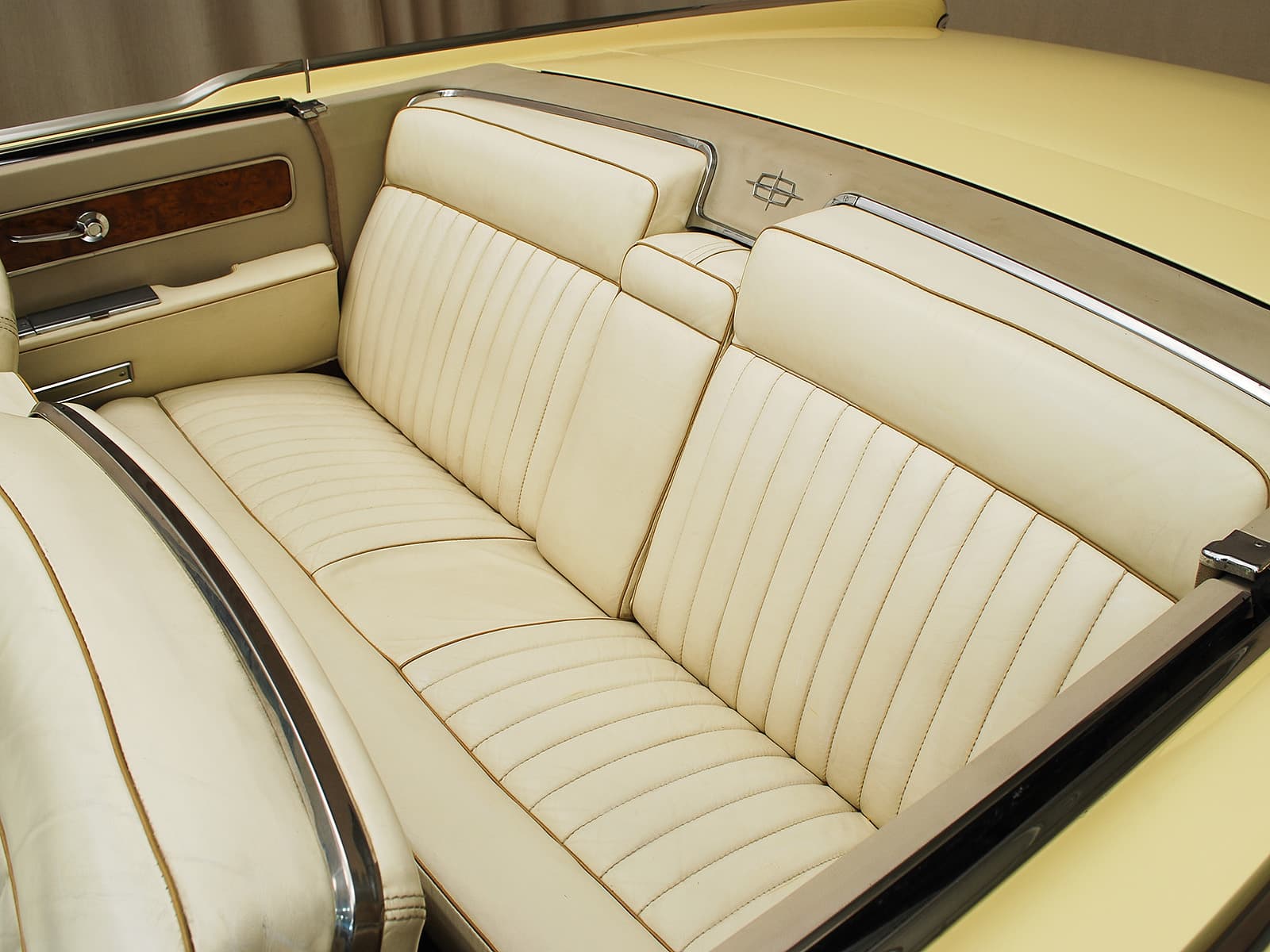 Photo of a 1967 Lincoln Continental