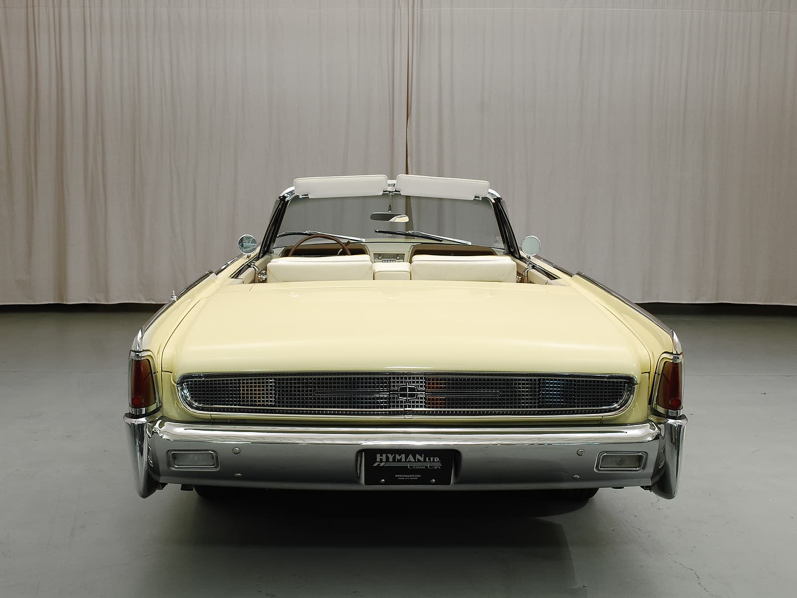 Photo of a 1967 Lincoln Continental