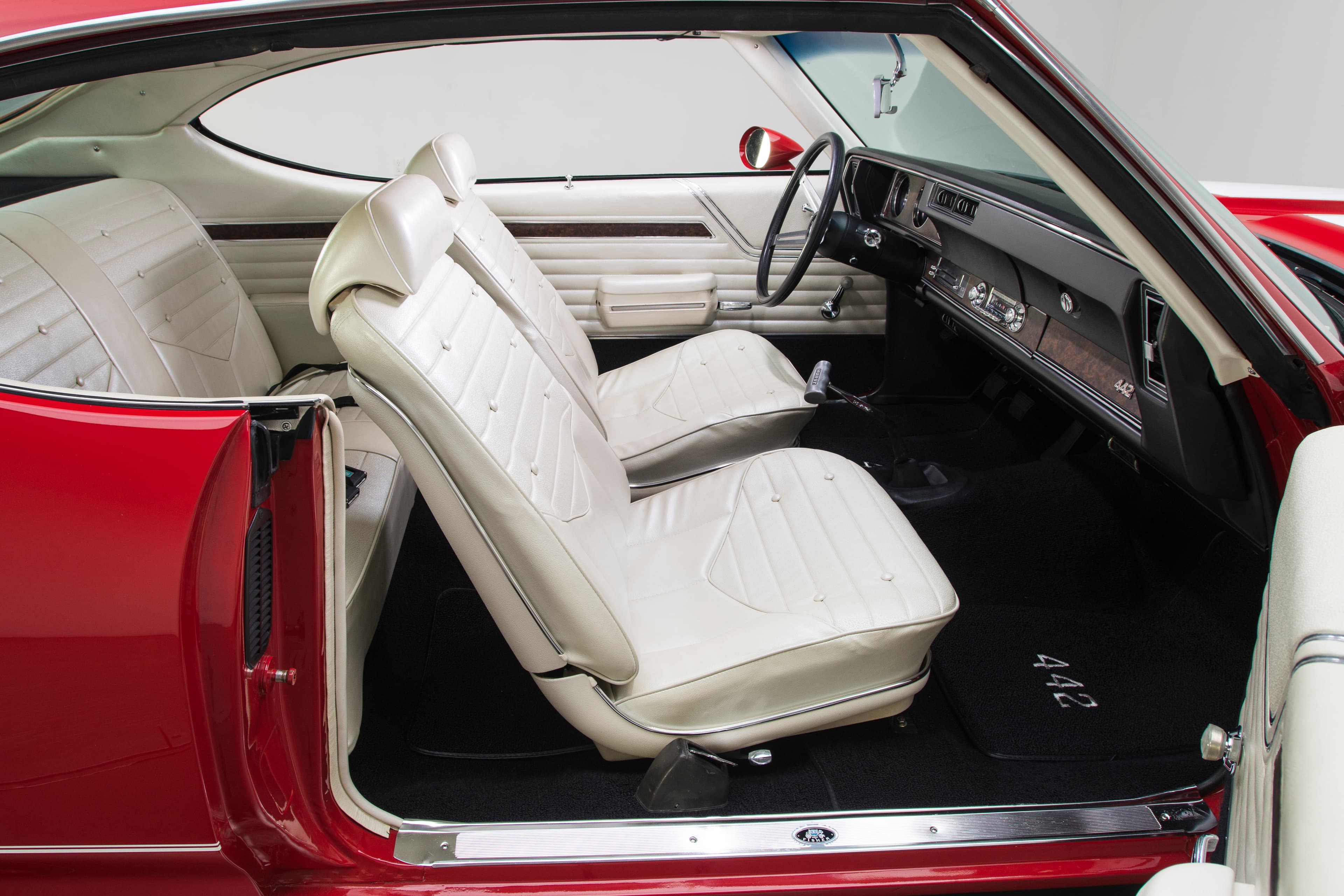 Photo of a 1972 Oldsmobile Cutlass