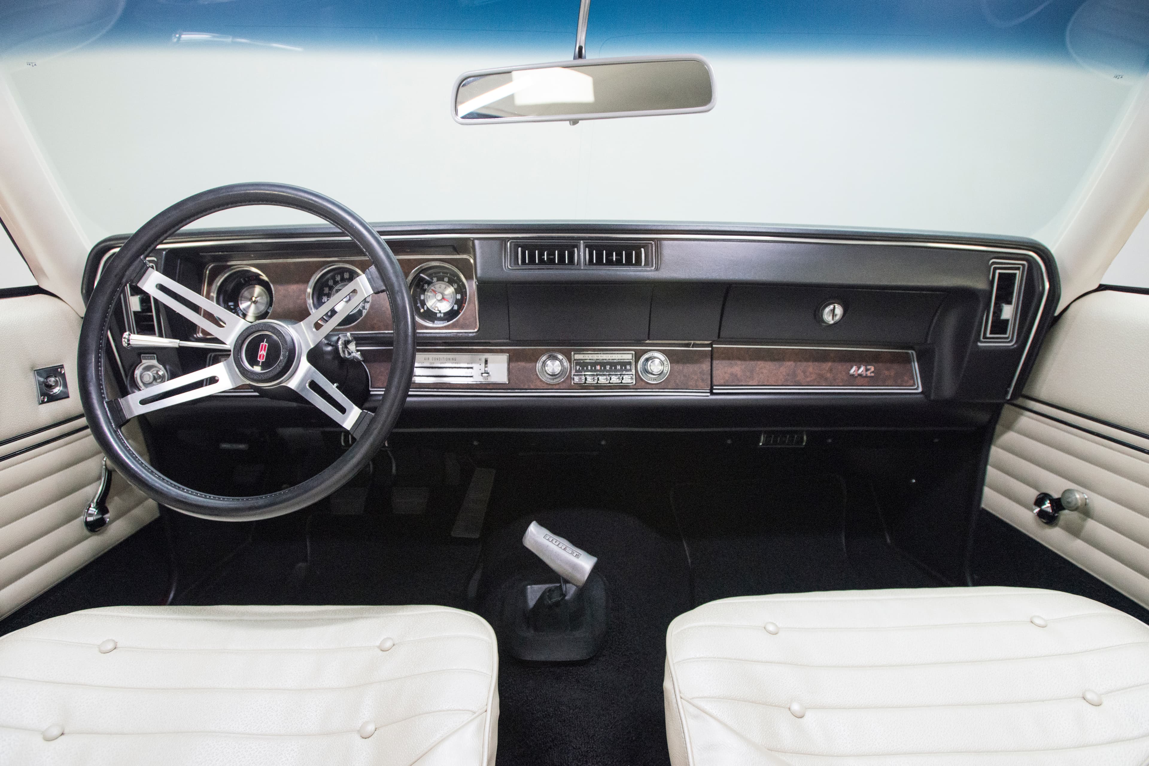 Photo of a 1972 Oldsmobile Cutlass
