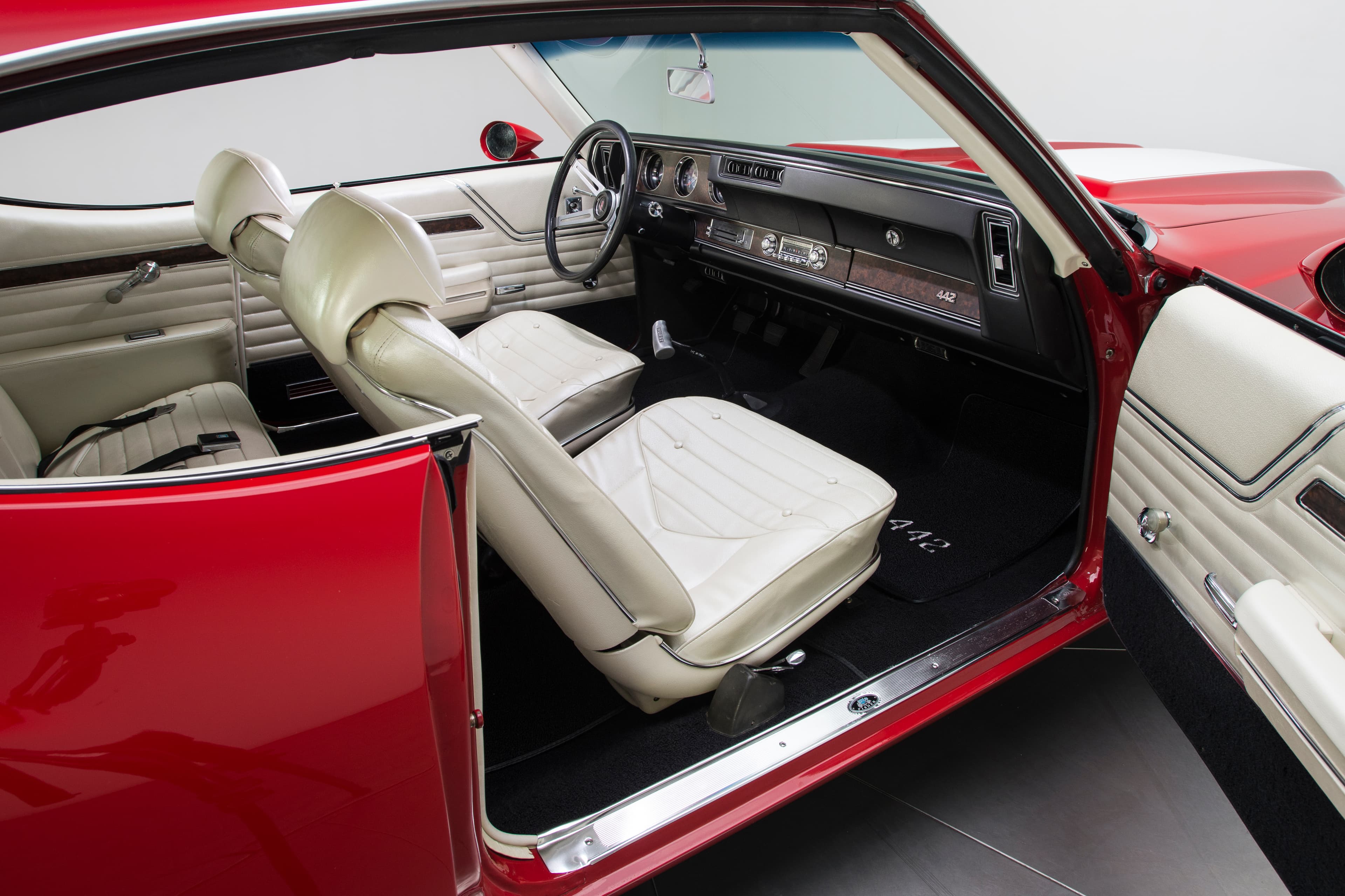 Photo of a 1972 Oldsmobile Cutlass