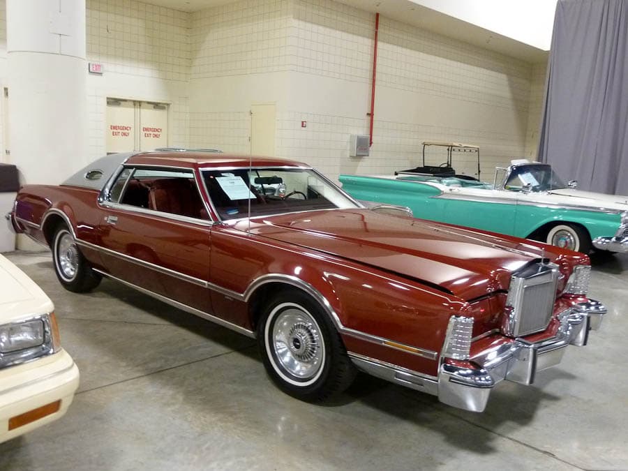 Photo of a 1974 Lincoln Continental