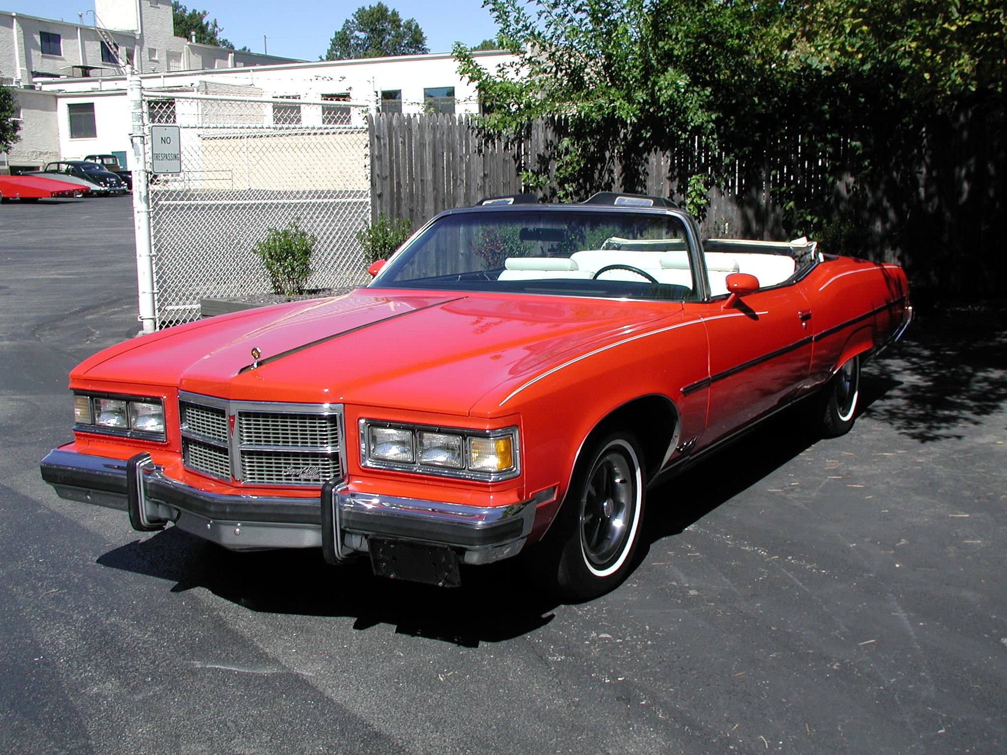 Photo of a 1975 Pontiac Grand Ville