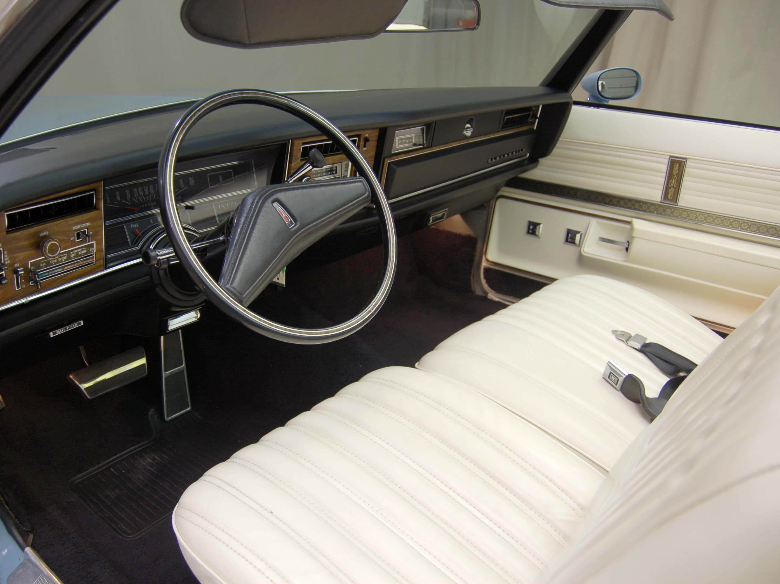 Photo of a 1975 Oldsmobile Delta 88