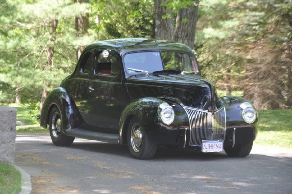 355-Powered 1940 Ford Deluxe Coupe